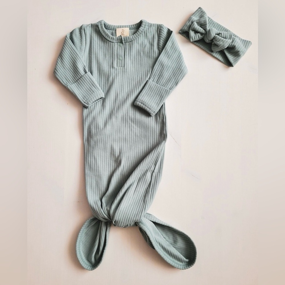 Sage knotted ribbed gown with bow and bonnet organic